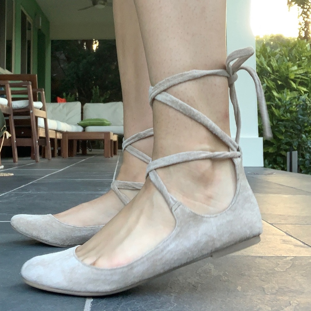 steve madden suede tie-up flats